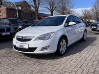 Gebraucht Opel Astra Design Edition 101 PS (74 kW) 2011 Weiß Limousine