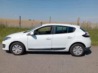 Gebraucht Renault Mégane III Authentique 110 PS (80 kW) 2015 Weiß Limousine