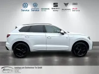 Gebraucht VW Touareg R-line 231 PS (169 kW) 2025 Weiß SUV