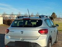 Gebraucht Dacia Sandero Essentiel 91 PS (66 kW) 2023 Grau Limousine