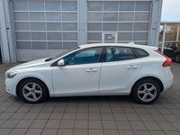 Gebraucht Volvo V40 122 PS (89 kW) 2015 Weiß Limousine