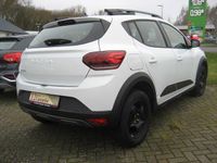 Gebraucht Dacia Sandero Stepway 91 PS (66 kW) 2018 Weiß Kleinwagen