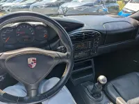 Begagnad Porsche Boxster 220 HK (161 kW) 2002 Gul Cab