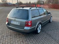 Gebraucht VW Passat 131 PS (96 kW) 2001 Grau Kombi