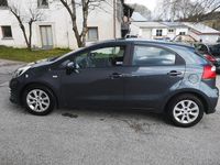 Gebraucht Kia Rio 90 PS (66 kW) 2015 Grau Kleinwagen