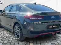 Neu Hyundai i30 140 PS (102 kW) 2026 Grün Limousine