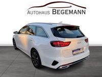 Gebraucht Kia Ceed Vision 140 PS (102 kW) 2022 Casa white Kleinwagen