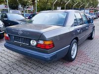 Gebraucht Mercedes 230 132 PS (97 kW) 1986 Grau Limousine