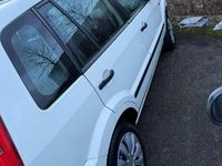 Gebraucht Ford Fusion 80 PS (58 kW) 2005 Weiß Kleinwagen