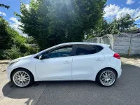 Gebraucht Kia Ceed Spirit 101 PS (74 kW) 2014 Weiß Kleinwagen