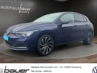 Gebraucht VW Golf VIII Move 116 PS (85 kW) 2024 Atlantik blue Limousine