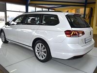 Gebraucht VW Passat Basis 150 PS (110 kW) 2022 Weiß Kombi