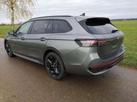 Neu VW Passat R-line 220 PS (161 kW) 2025 Diabasgrau metallic Kombi
