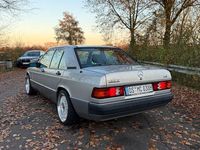 Gebraucht Mercedes 190 109 PS (80 kW) 1991 Silber Limousine