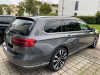 gebraucht VW Passat Variant 2.0 TDI SCR 140kW DSG Highlin...