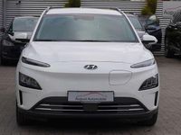 Gebraucht Hyundai Kona 100 kW (136 PS) 2023 Weiß SUV