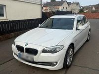 Gebraucht BMW 525 Sport Line 218 PS (160 kW) 2012 Weiß Kombi
