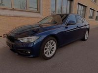 Gebraucht BMW 330 Sport Line 258 PS (189 kW) 2018 Blau Limousine