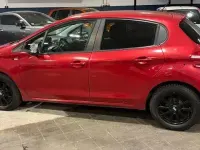 Gebraucht Peugeot 208 82 PS (60 kW) 2014 Rot Kleinwagen