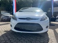 Usata Ford Fiesta 95 CV (69 kW) 2011 Bianco Utilitaria
