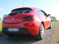 Gebraucht Opel Astra GTC 180 PS (132 kW) 2011 Rot Limousine