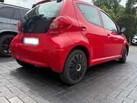 Gebraucht Toyota Aygo 69 PS (50 kW) 2007 Rot Kleinwagen