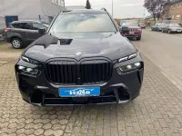 Gebraucht BMW X7 M Sport 352 PS (258 kW) 2024 Carbonschwarz metallic SUV