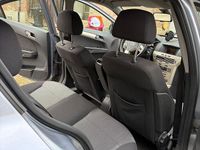 Gebraucht Opel Astra 90 PS (66 kW) 2008 Silber Limousine