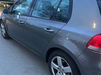 Gebraucht VW Golf VI 122 PS (89 kW) 2010 Grau Kleinwagen