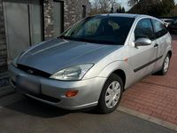 Gebraucht Ford Focus 75 PS (55 kW) 1999 Silber Kleinwagen