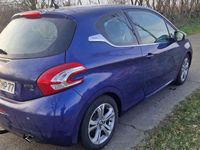 gebraucht Peugeot 208 mit fast Vollausstatung