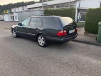Gebraucht Mercedes E240 Classic 170 PS (125 kW) 1999 Blau Kombi