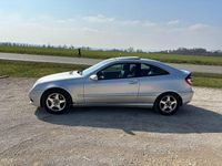 Gebraucht Mercedes C230 192 PS (141 kW) 2002 Silber Coupé
