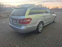 Gebraucht Mercedes E200 Avantgarde 184 PS (135 kW) 2010 Silber Kombi
