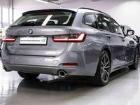 Gebraucht BMW 330e 292 PS (214 kW) 2022 Skyscraper grau metallic Kombi