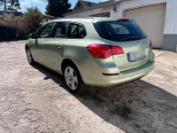Gebraucht Opel Astra 110 PS (80 kW) 2010 Grün Kombi