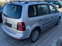 Gebraucht VW Touran 105 PS (77 kW) 2008 Grau Van / Kleinbus
