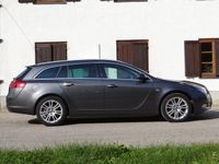 Gebraucht Opel Insignia 131 PS (96 kW) 2010 Grau metallic Kombi