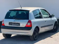 Gebraucht Renault Clio II 82 PS (60 kW) 2003 Silber Limousine