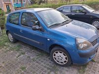 Używany Renault Clio II 58 KM (42 kW) 2003 Niebieski Hatchback