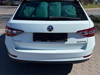 Gebraucht Skoda Superb Ambition 190 PS (139 kW) 2017 Weiß Kombi