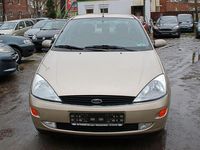 Gebraucht Ford Focus Ghia 101 PS (74 kW) 1999 Gold Limousine