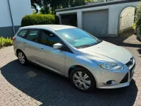 Gebraucht Ford Focus Trend 125 PS (91 kW) 2014 Silber Limousine