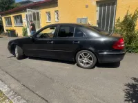 Gebraucht Mercedes E220 Classic 150 PS (110 kW) 2005 Schwarz Limousine
