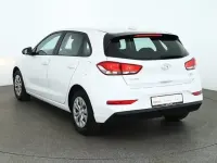 Gebraucht Hyundai i30 Pure 110 PS (80 kW) 2021 Weiß Limousine