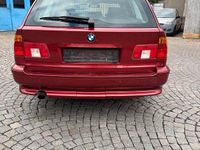 Gebraucht BMW 525 192 PS (141 kW) 2001 Rot Kombi