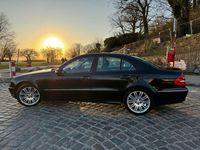Gebraucht Mercedes E350 Avantgarde 272 PS (200 kW) 2005 Schwarz Limousine