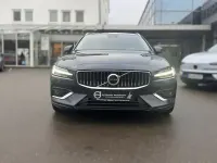 Gebraucht Volvo V60 Plus 197 PS (144 kW) 2022 Blau Kombi