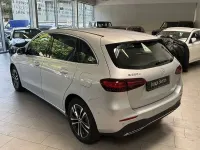 Gebraucht Mercedes B250e Progressive 163 PS (119 kW) 2023 Iridiumsilber Kleinwagen