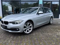 Gebraucht BMW 330 Advantage 258 PS (189 kW) 2016 Glaciersilber metallic Kombi